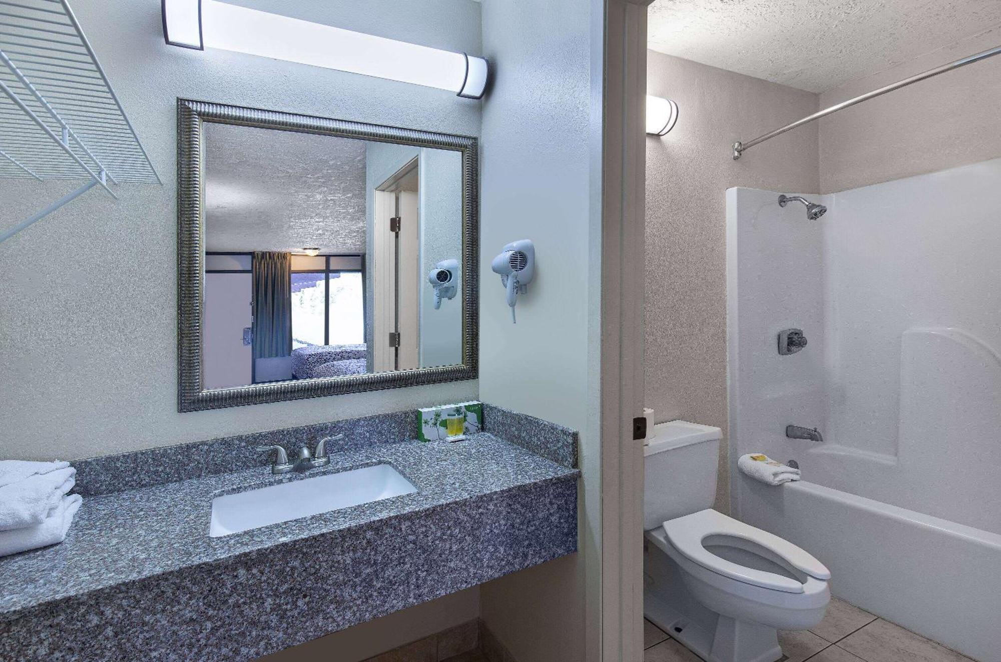 Americana Inn A Travelodge By Wyndham Pigeon Forge Zewnętrze zdjęcie